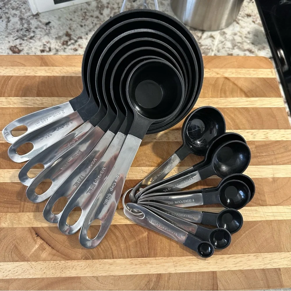 | 15 piece modern black & silver measuring cups & spoon set |